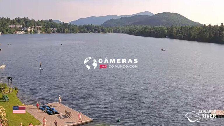 Live cam Mirror Lake Cam, NY.