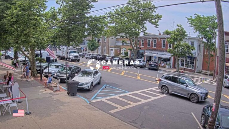 Main Street, Sag Harbor Live webcam.