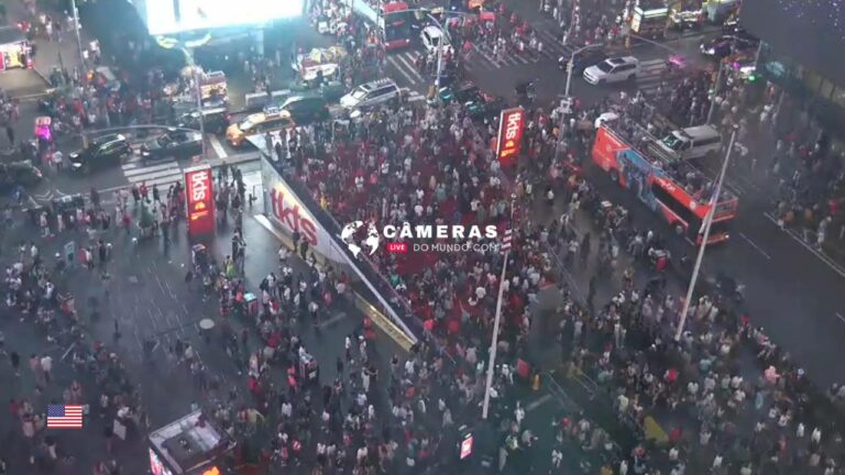 Live Duffy Square Webcam Times Square, Manhattan, NYC, USA.