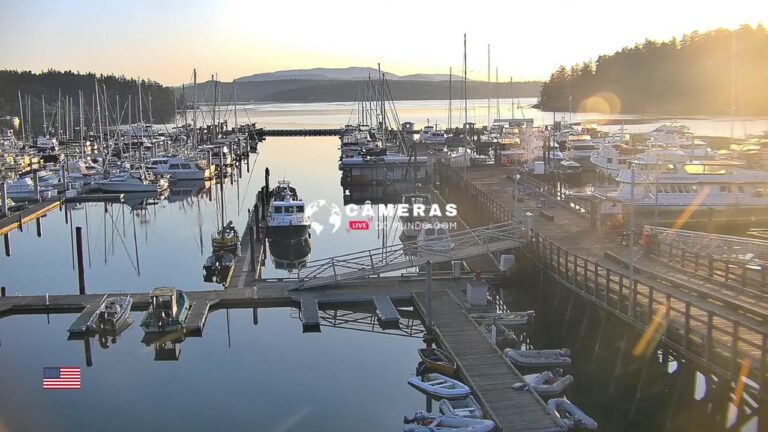 Friday Harbor Live Webcam Marina, Washington, USA.