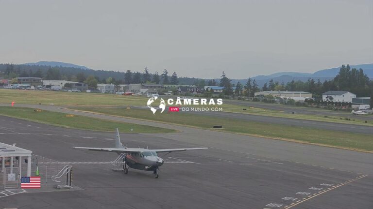 Friday Harbor Airport Live Webcam, San Juan Island, Wa, USA.