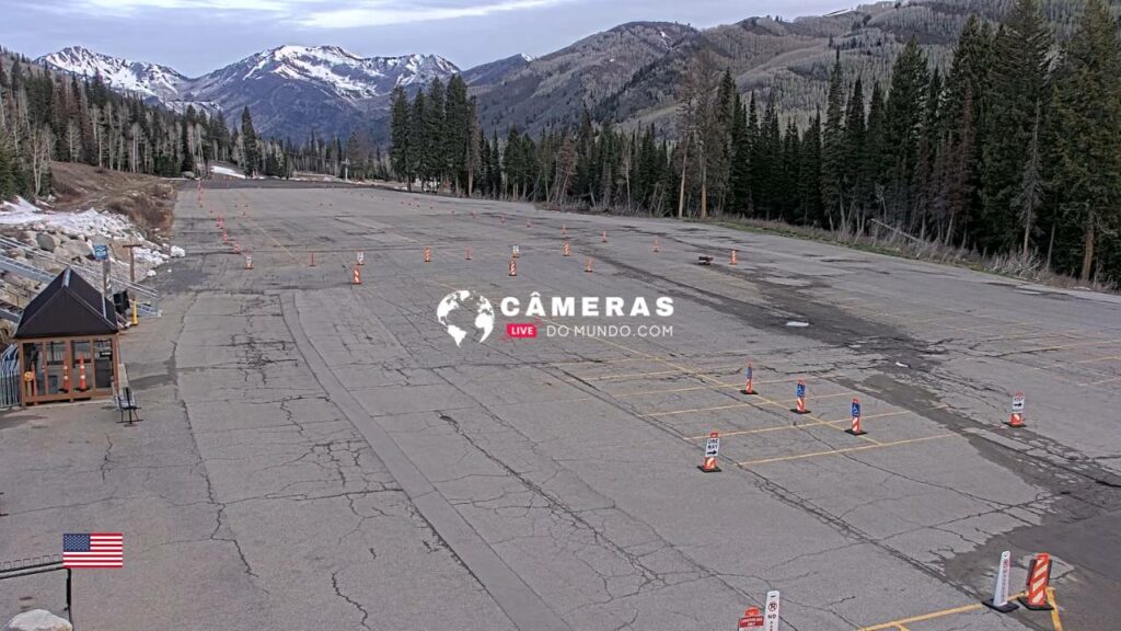 Live Solitude Moonbeam Parking Lot Webcam, Utah, USA.
